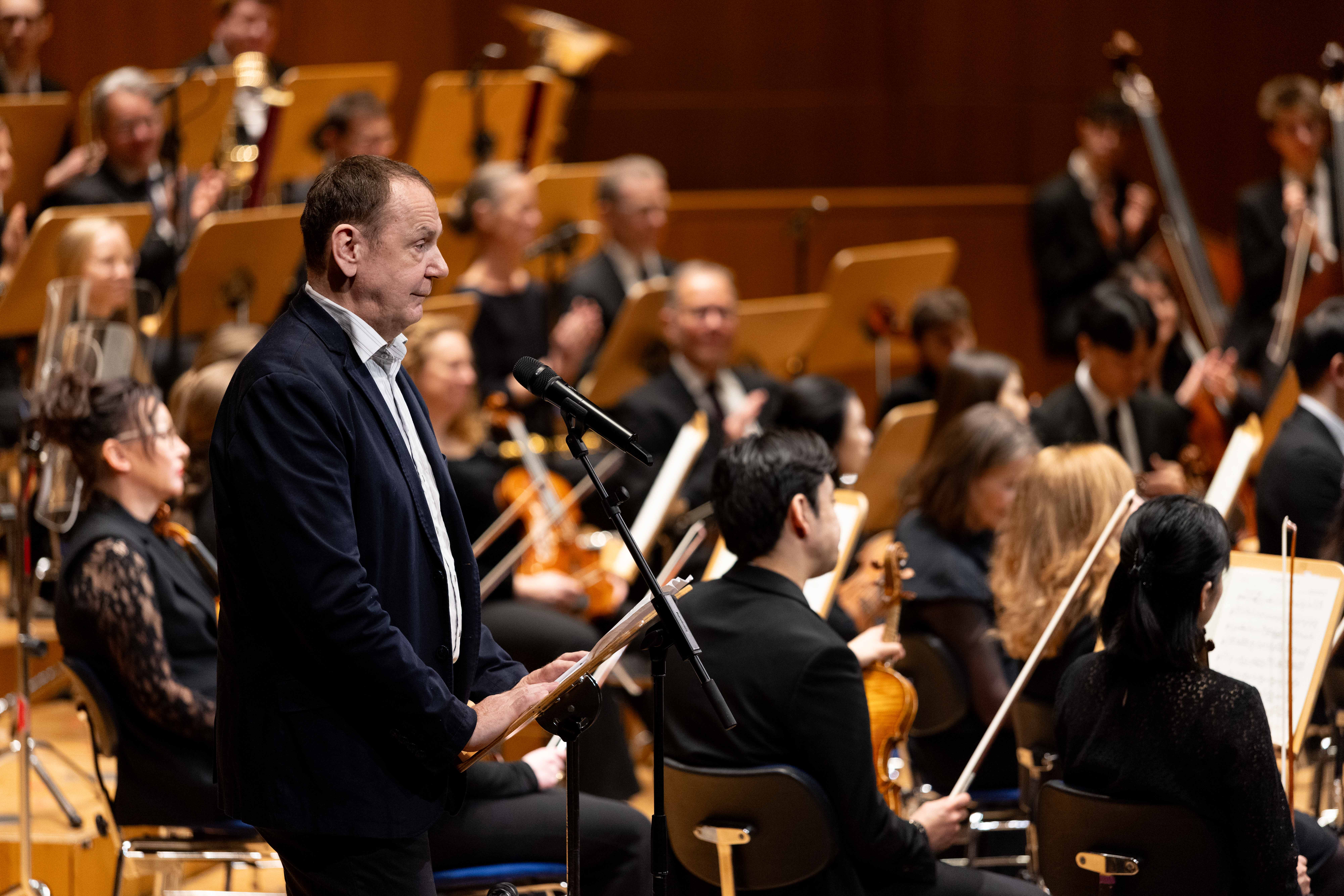 Jacques Tilly bei seiner Dankesrede in der Tonhalle Düsseldorf